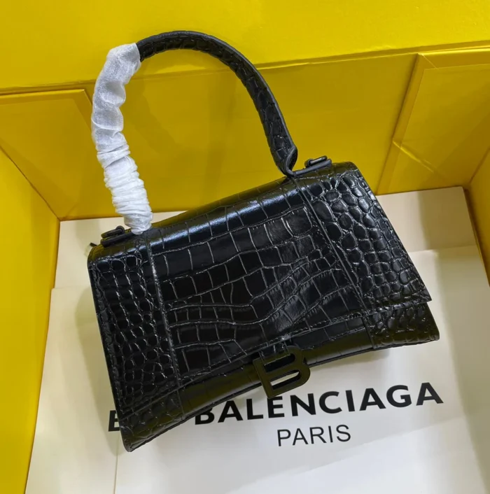 ⁦Balenciaga X GG Supreme Medium Bag⁩ - الصورة ⁦2⁩