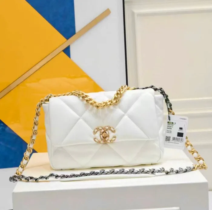 Chanel 19 Flap Bag - Image 6