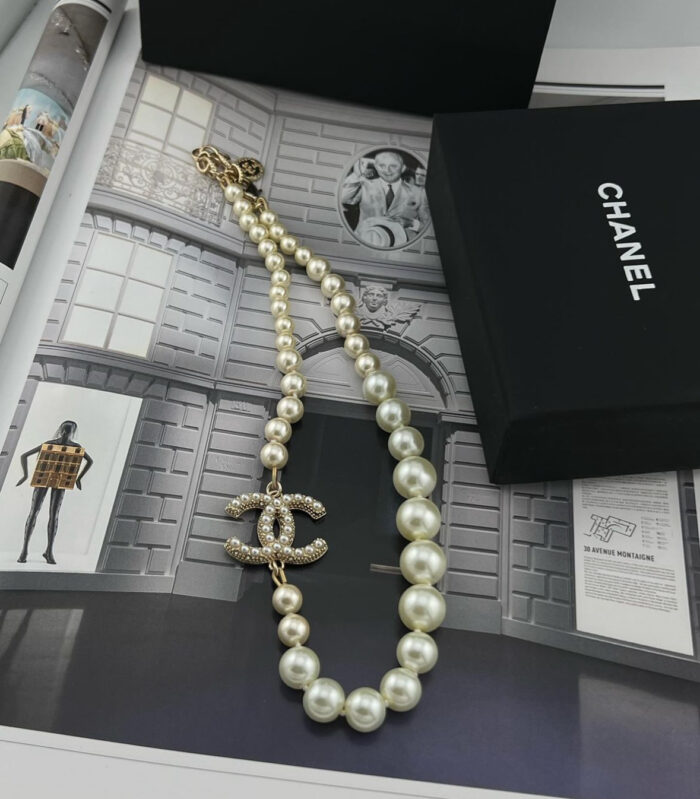 Chanel pearl necklace - Image 3