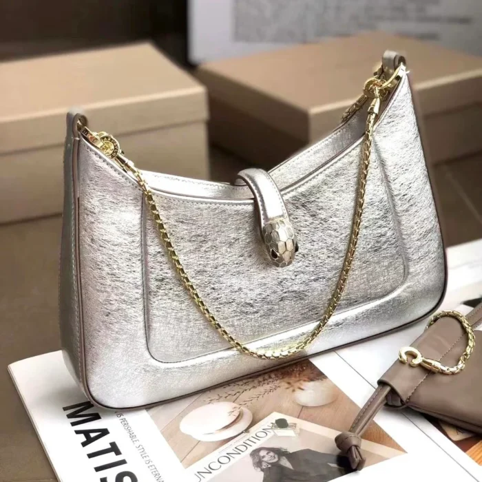 ⁦BVlgari Serpenti Baia Shoulder Calf Leather Bag⁩ - الصورة ⁦4⁩