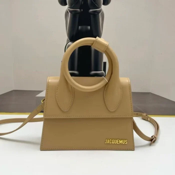 ⁦Jacquemus Le Chiquito bag⁩ - الصورة ⁦7⁩