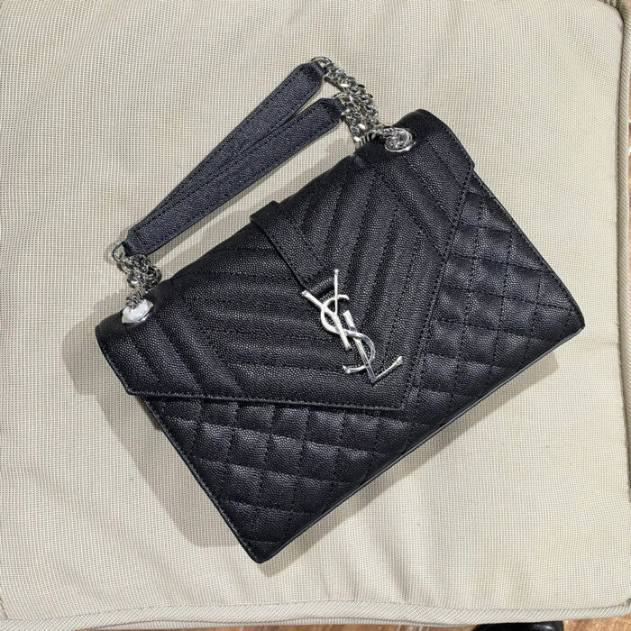 ⁦YSL Matelasse Envelope Medium Bag⁩ - الصورة ⁦4⁩