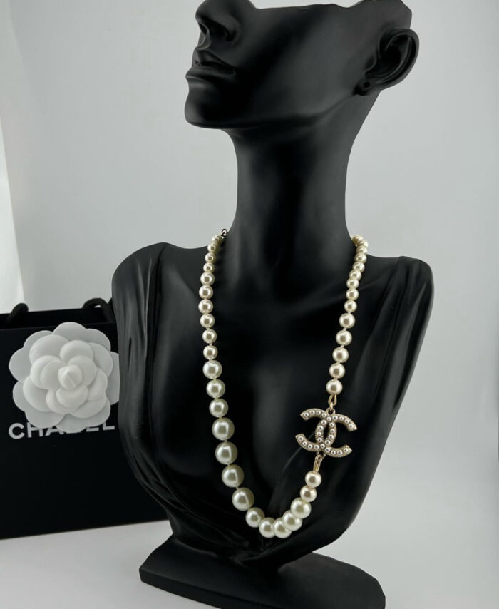 Chanel pearl necklace