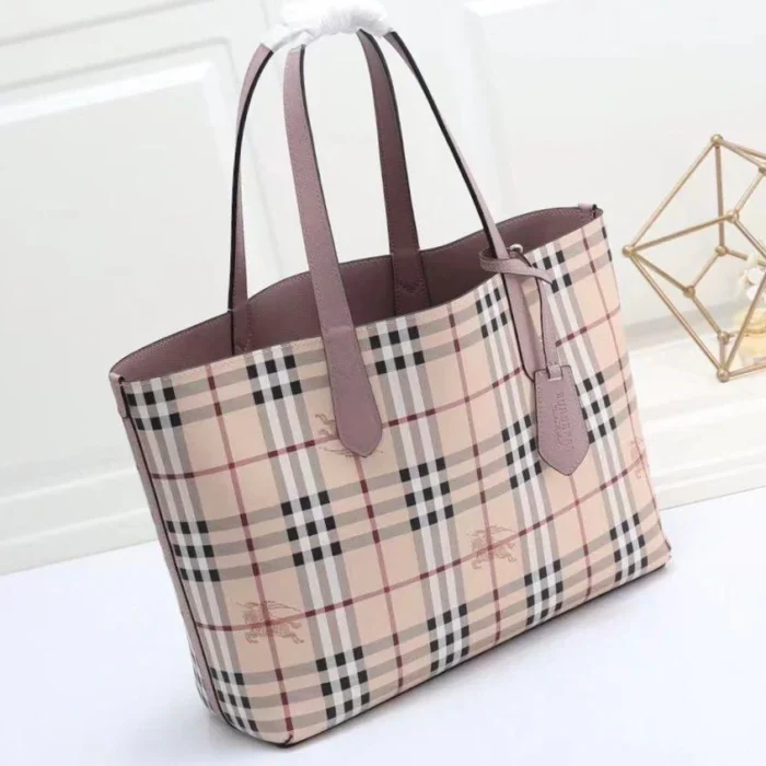 ⁦Burberry Tote Bag⁩ - الصورة ⁦4⁩