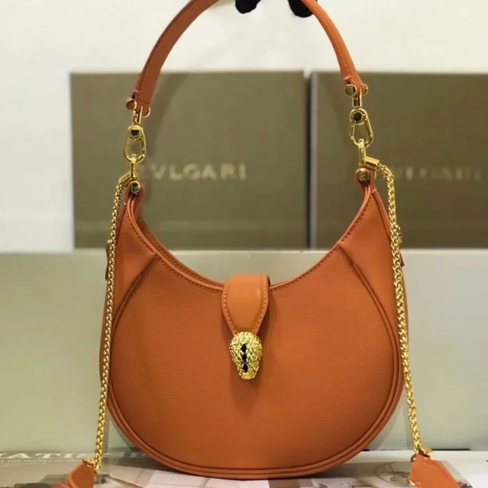 ⁦BVlgari Serpenti Ellipse Crossbody Bag⁩ - الصورة ⁦5⁩