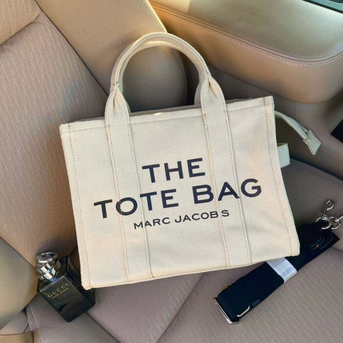 ⁦Marc Jacobs Tote Bag⁩ - الصورة ⁦6⁩