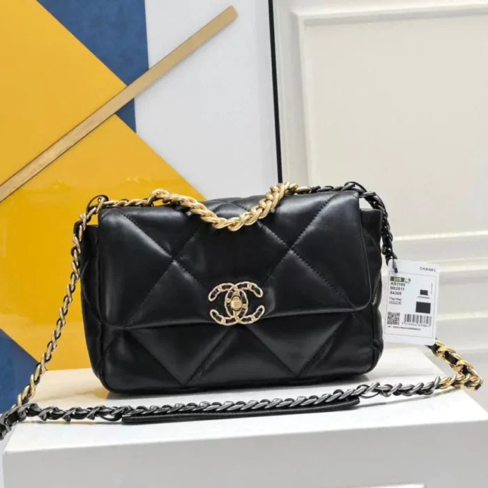 Chanel 19 Flap Bag - Image 3