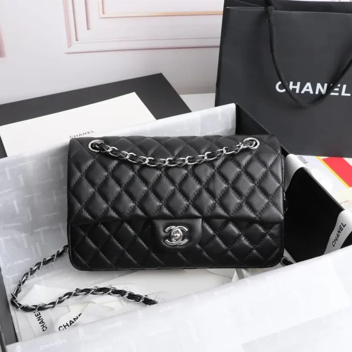 Chanel Classic Flap Bag - Image 10