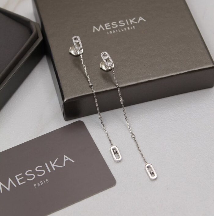 ⁦Move Uno Diamond Hoop Earrings⁩ - الصورة ⁦3⁩
