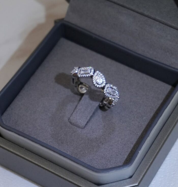 MOVE UNO PAVE RING