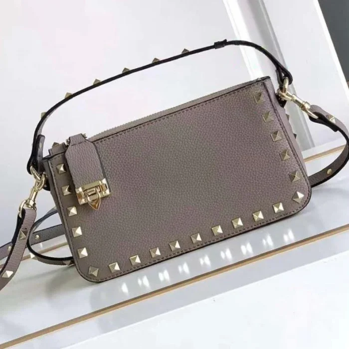 ⁦Valentino Stud Cross Bag⁩ - الصورة ⁦6⁩