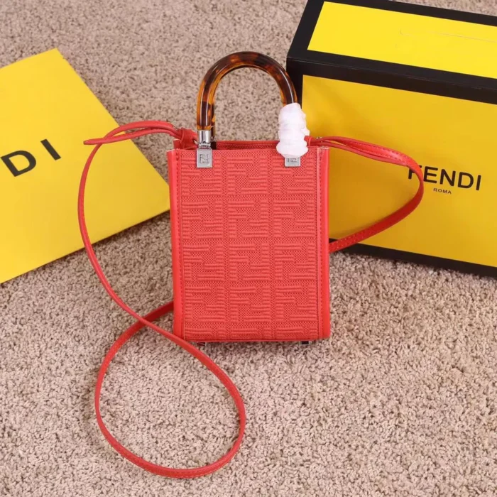 ⁦Fendi Sunshine Shopper Micro Bag⁩ - الصورة ⁦2⁩