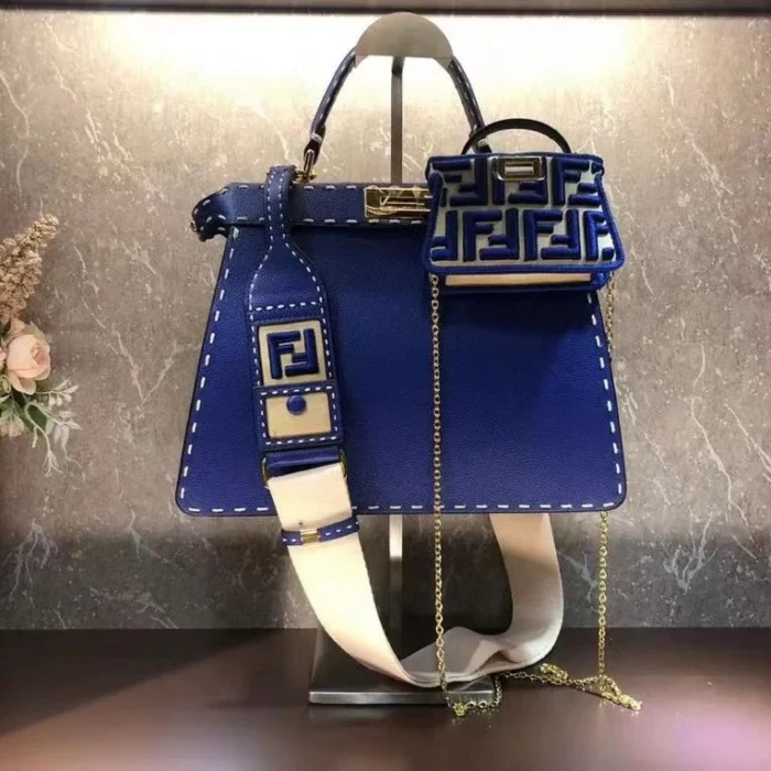 Fendi peekaboo iseeu Bag CM33