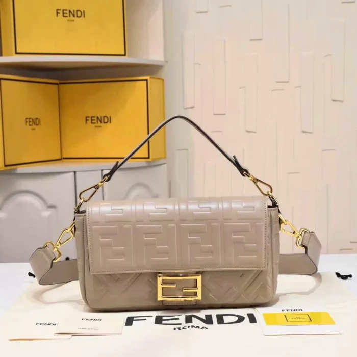Fendi Baguette continental Bag - Image 4
