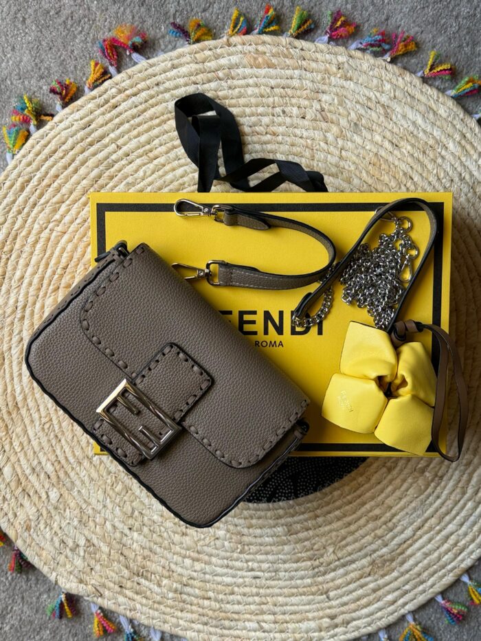 ⁦Fendi Peekaboo Bag Style#33⁩ - الصورة ⁦2⁩