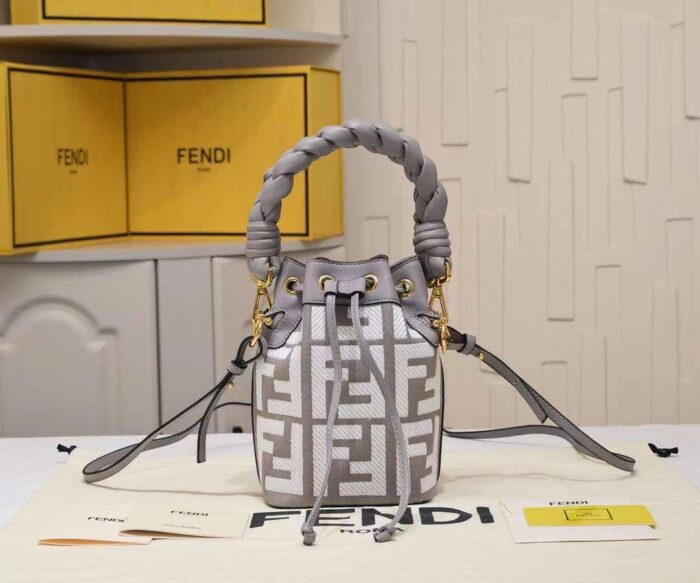 ⁦Fendi Sunshine Shopper Micro Bag 2⁩ - الصورة ⁦3⁩