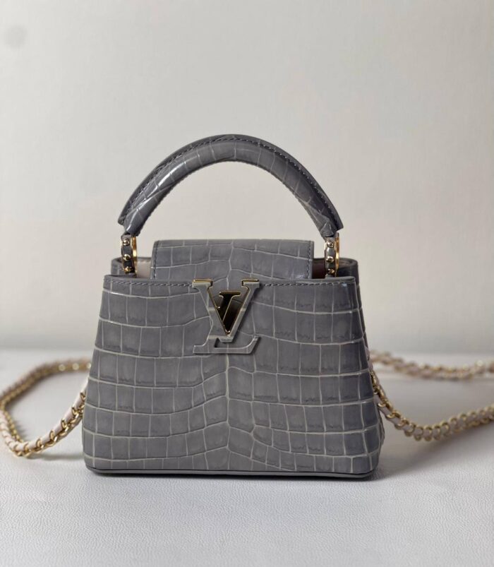 Louis Vuitton Lock 01 go Bag - Image 3